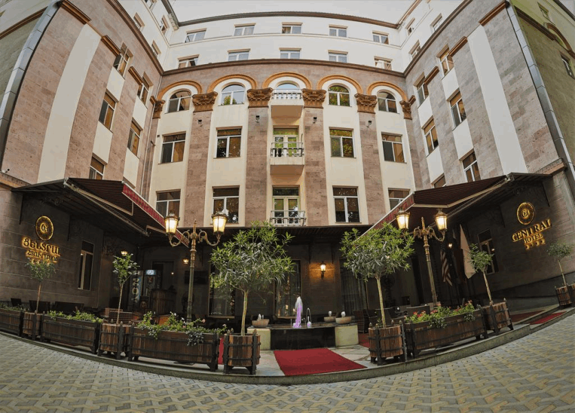 ОТЕЛИ В ЕРЕВАНЕ CENTRAL HOTEL