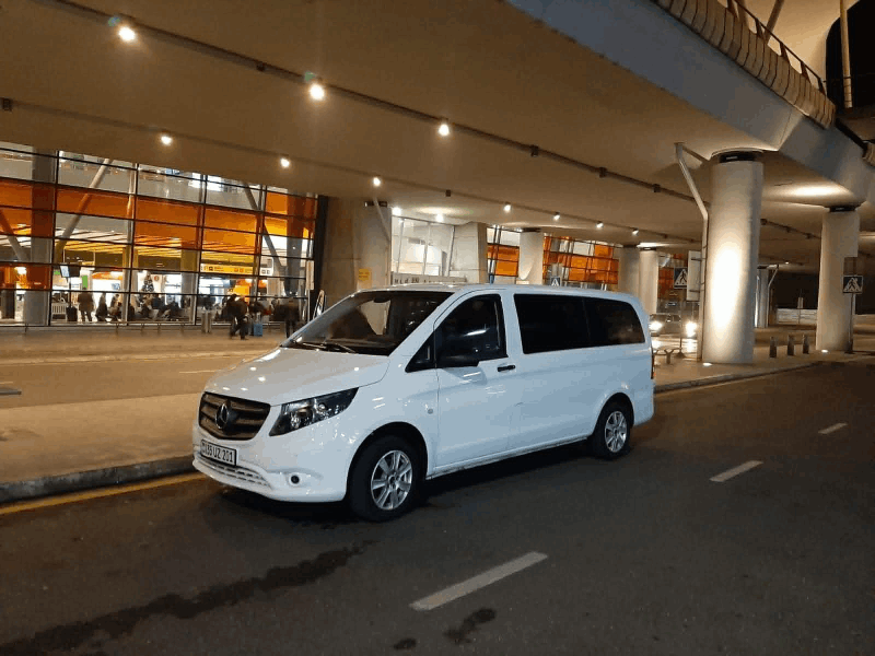 MERCEDES RENT-A-CAR Mercedes Vito